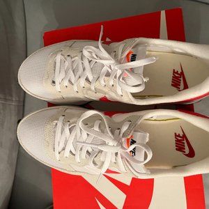 Nike Challenger OG Men’s 9.5 US or Women’s 11 US